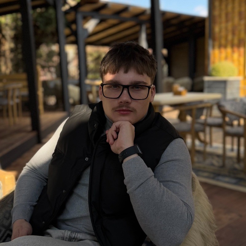 Дмитро Залатухін — автор обзора